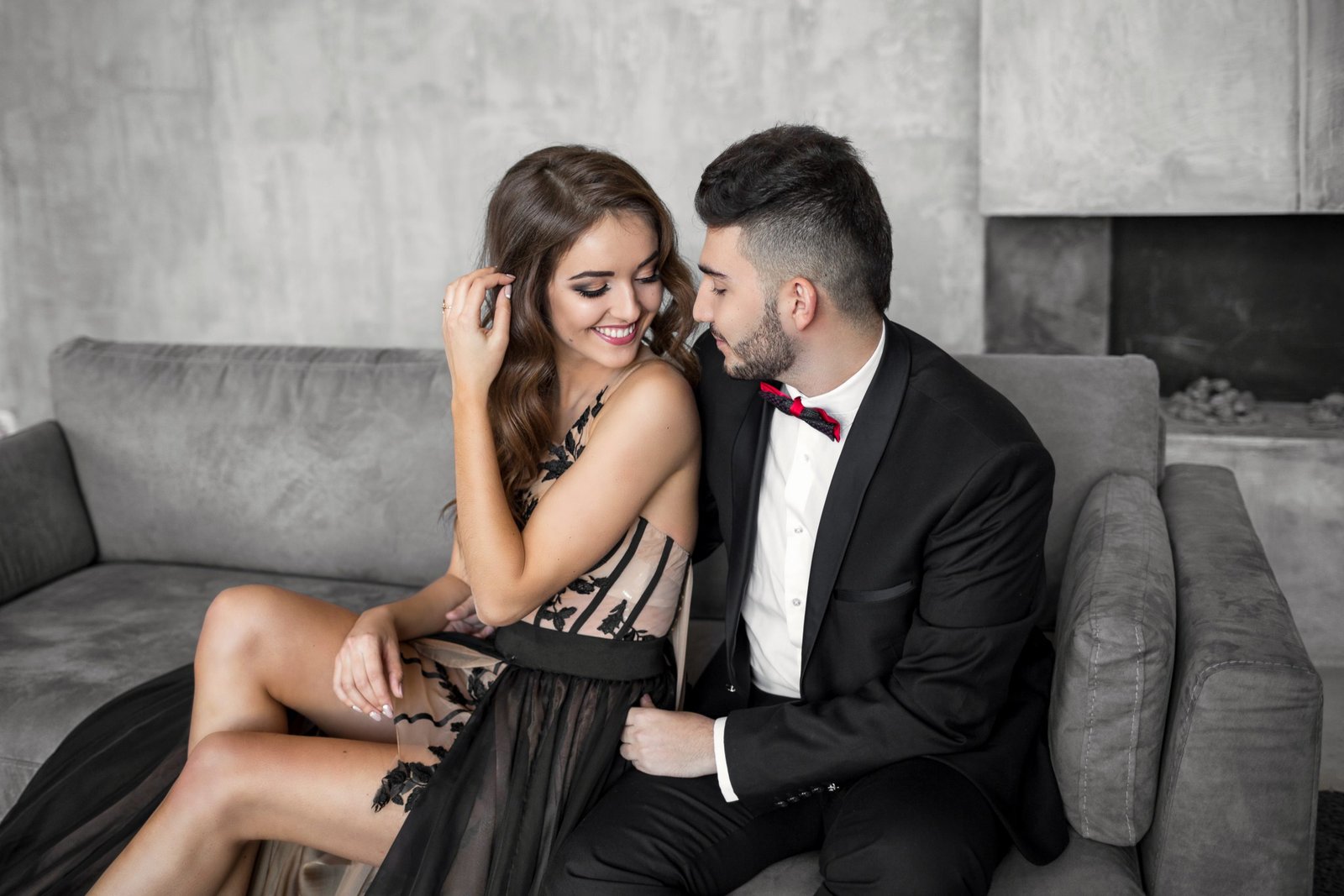 First date banter, CHECK